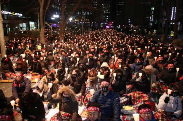 국민은행 노조는 지난 27일 서울 영등포구 본점에서 전체 조합원을 대상으로 파업 쟁의행위 찬반투표를 진행한 결과 96.01%가 찬성표를 던져 파업이 최종 가결됐다고 밝혔다. 사진=국민은행 노동조합