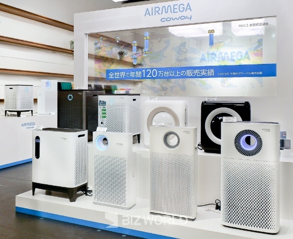 라이프케어기업 코웨이는 다가오는 봄철 일본 공기청정기 시장 성수기를 맞아 오는 3월 2일까지 일본 도쿄에 위치한 ‘츠타야 가덴(Tsutaya Electrics)’에서 공기청정기 특별 전시전을 운영한다고 24일 밝혔다. 사진=코웨이 제공