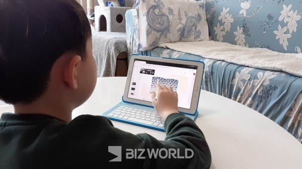 아동미술 프랜차이즈 '리브로 아르츠'는 화상 커뮤니케이션 기술 스타트업 '플링크'와 협력해 '온라인 미술교육 리브로 VLC'를 출시했다고 10일 밝혔다. 사진=리브로 아르츠