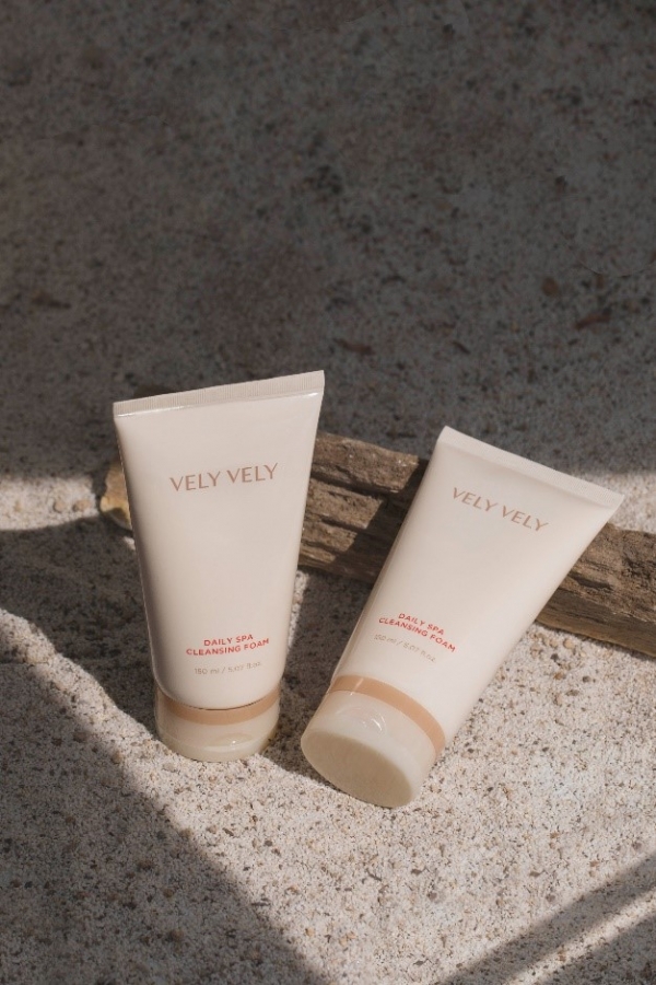 임블리의 코스메틱 브랜드 '블리블리'가 '데일리 스파 클렌징 폼'을 새롭게 출시했다고 25일 밝혔다. 사진=