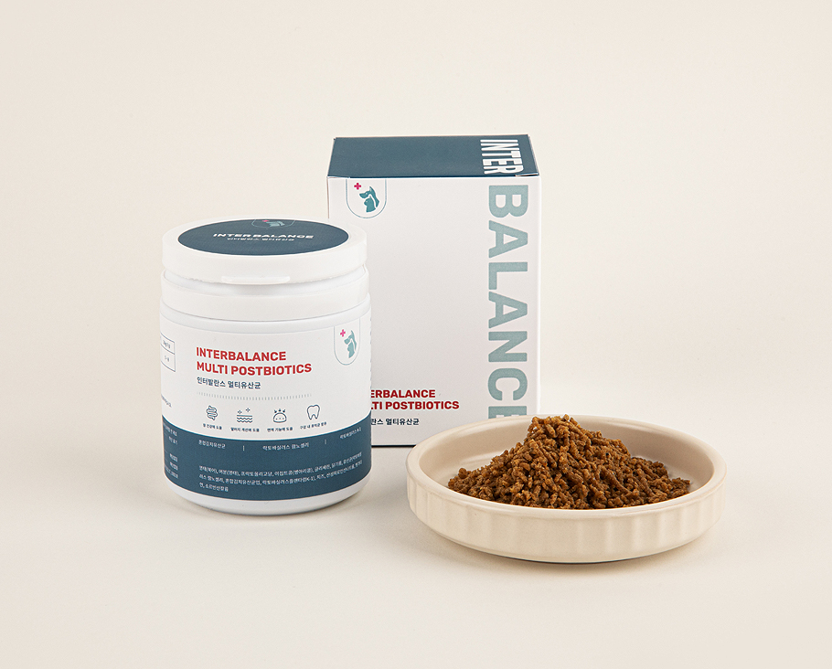반려동물 헬스케어 브랜드 ‘인터발란스’에서 최근 강아지와 고양이의 장 건강과 알레지, 구강 건강 등을 케어할 수 있는 멀티 유산균을 출시했다고 16일 밝혔다. 사진=안티발란스