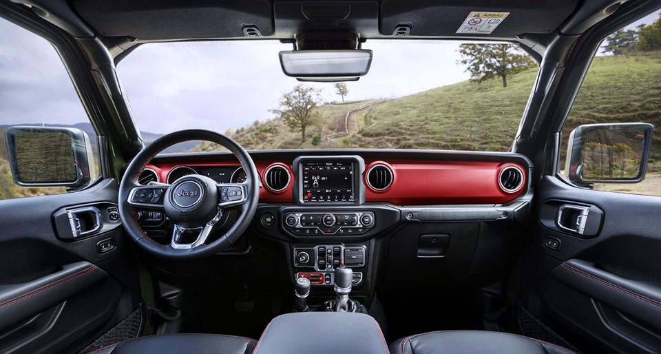 올 뉴 지프 글래디에이터 사지(Sarge) 에디션’ 인테리어. 사진=지프