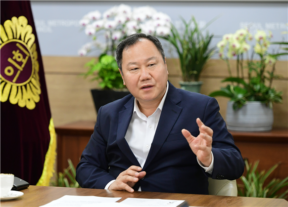 김인호 서울시의회 의장. 사진=서울시의회