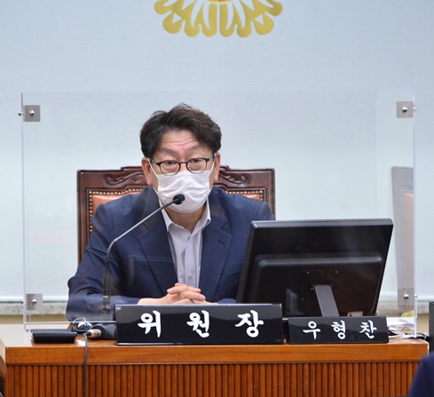 서울특별시의회 교통위원회 우형찬 위원장이 위원회 활동에서 발언을 하고 있다. 사진=우형찬의원실
