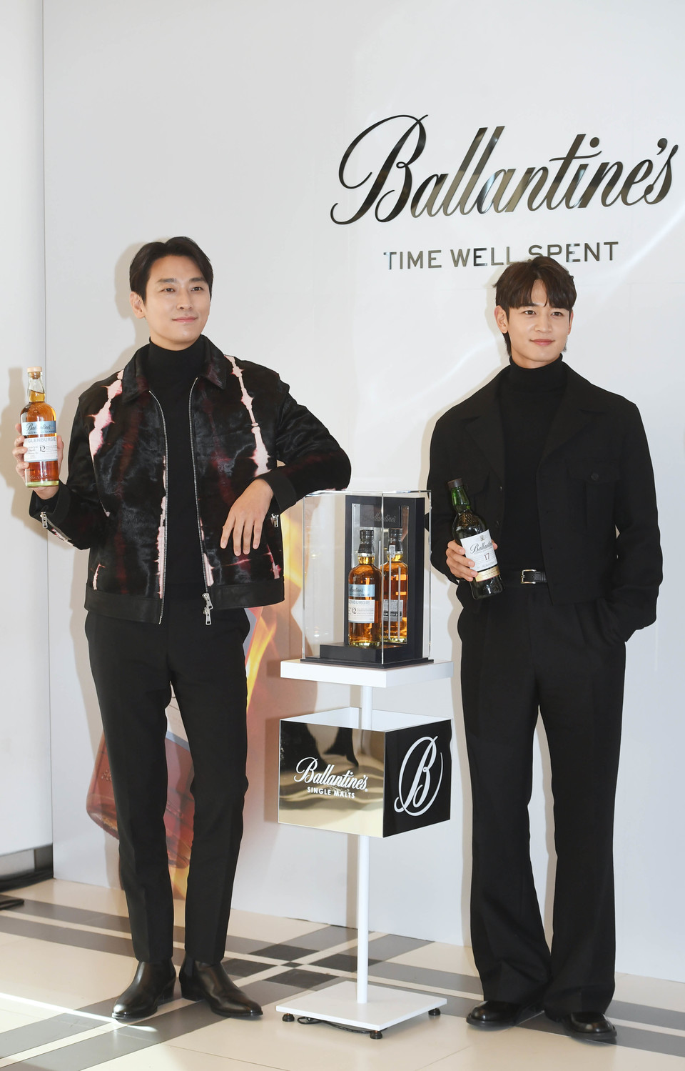 페르로니카 코리아가 '발렌타인'의 새로운 브랜드 앰배서더로 주지훈과 민호를 선정하며 올해 위스키 시장을 이끈다는 계획이다. 사진=페르노리카 코리아