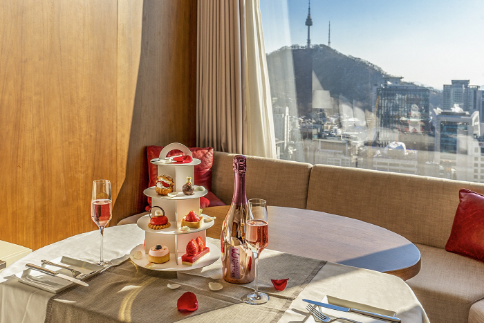 롯데호텔 서울에서 제공하는 딸기 디저트. 사진=롯데호텔