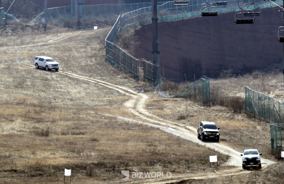 양지 파인리조트 스키 슬로프를 주행중인 타호. 사진=손진석 기자