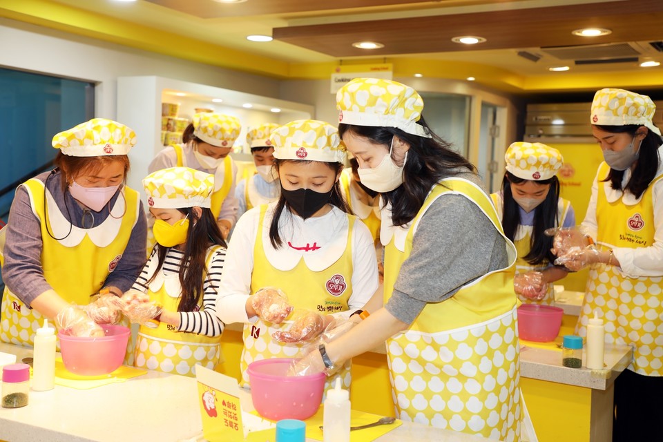 키자니아가 '어린이날' 100주년을 맞아 '아이엠 백' 프로모션을 벌인다 .사진=키자니아