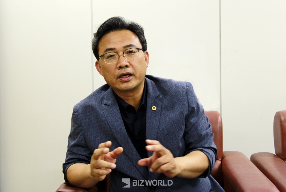 이상훈 시의원이 신강북선 신설이 필요한 이유에 대해 설명하고 있다. 사진=손진석 기자