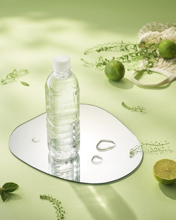 제주특별자치도개발공사가 '제주삼다수'의 '플라스틱' 다이어트에 집중하고 있다. 사진=제주특별자치도개발공사