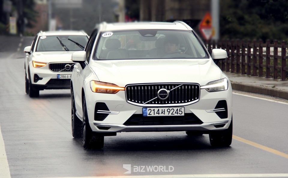 XC90 차량 주행모습. 사진=손진석 기자