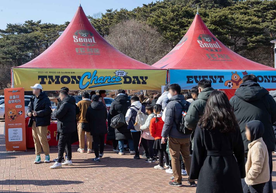 티몬이 FC서울과 파트너십을 체결하고 단독 상품을 판매한다. 사진=티몬