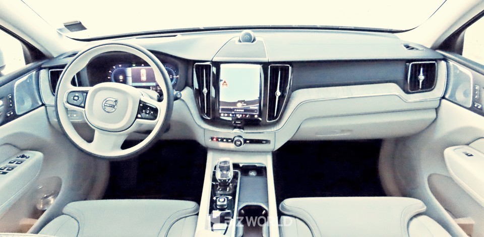 XC60 T8 리차지 실내. 사진=손진석 기자