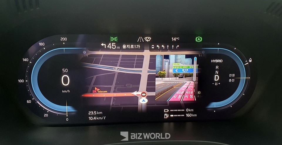 서울 도착해 서울시청 인근에서 160㎞ 주행가능하다고 계기판에 표시되고 있다. 사진=손진석 기자