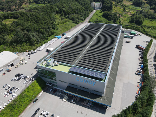 코웨이는 유구 물류센터에 1048.8kWh(킬로와트시) 규모로 태양광 발전소를 설치해 운영하고 있다. 사진=코웨이