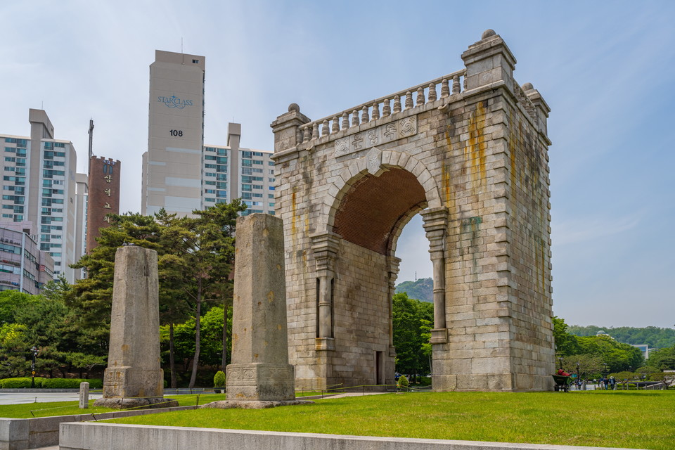 주권 국가를 뜻하는 의미에서 세운 독립문. 사진=서울관광재단