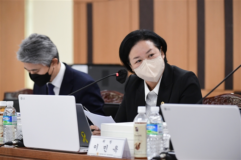 이민옥 시의원이 행정사무감사에서 질의하고 있다. 사진=서울시의회