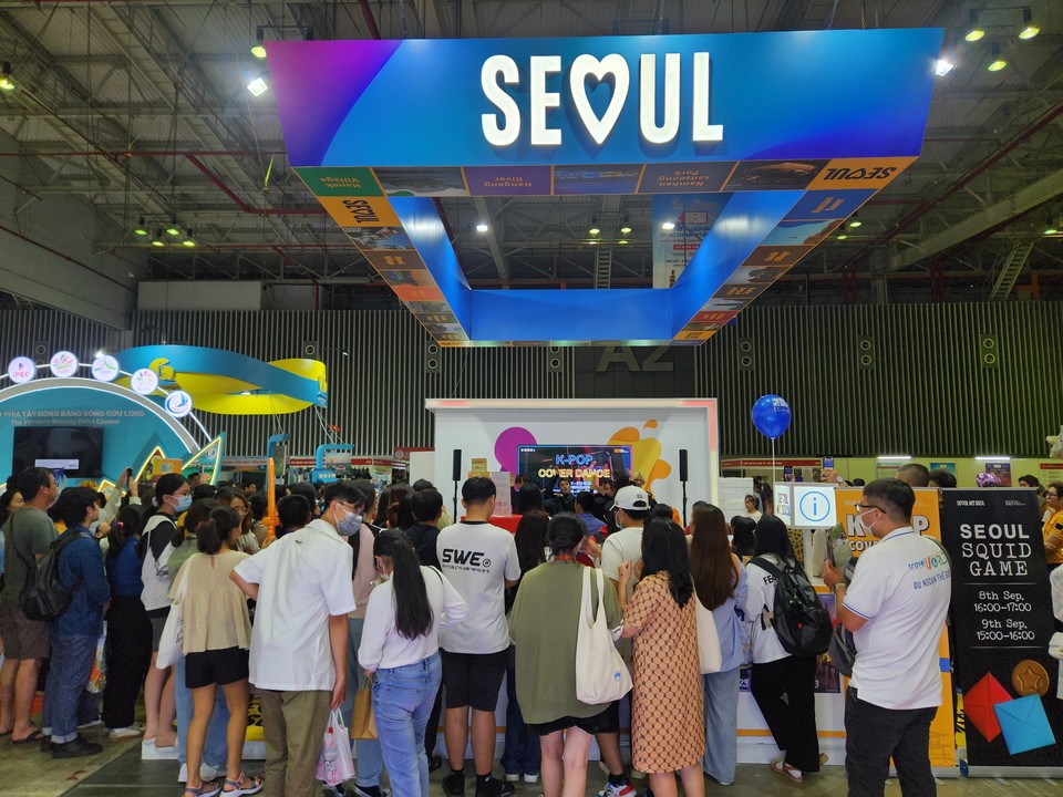 ITE HCMC 박람회에서 서울홍보관을 방문한 관람객들. 사진=서울관광재단