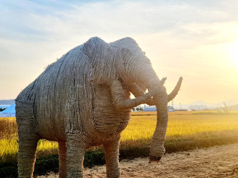 제2회 의림지 농경문화 예술제 조형물 중 맘모스 상. 사진=제천시 계획공모 관광사업단
