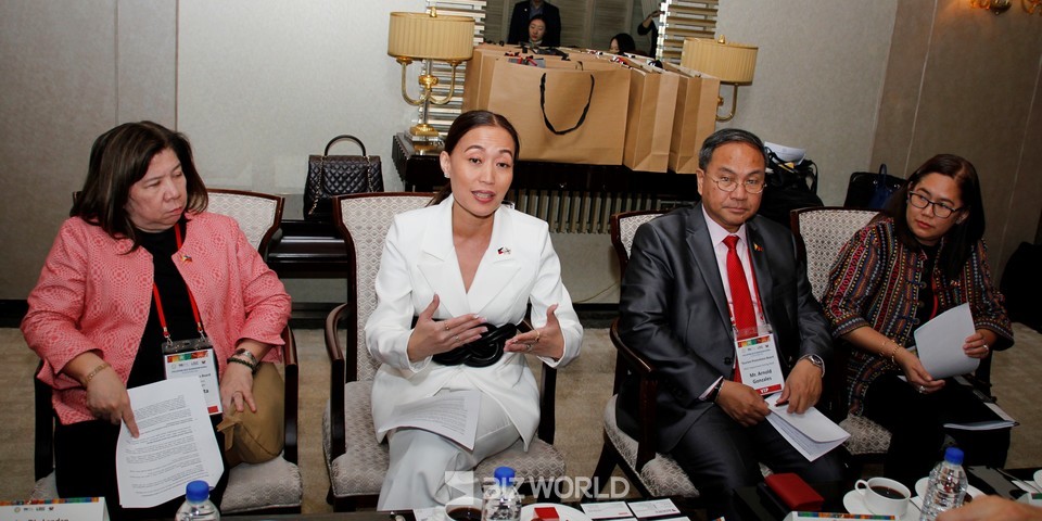 마리아 마가리타 몬테마요르 노그라레스 청장이 기자의 질문에 답하고 있다. 사진=손진석 기자