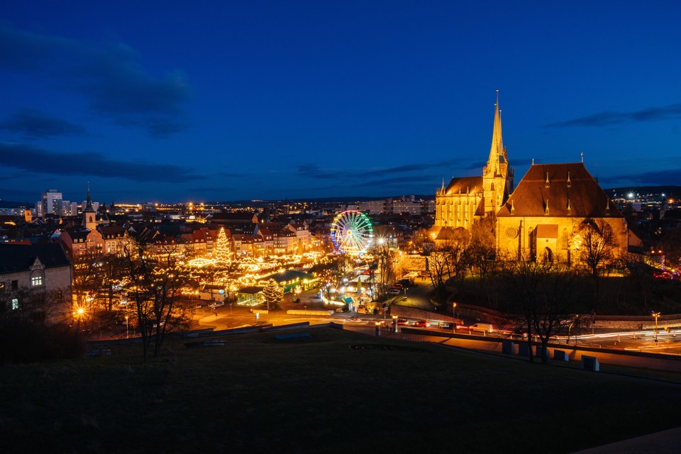 독일 에르푸르트 크리스마스 마켓 야경. 사진=유레일