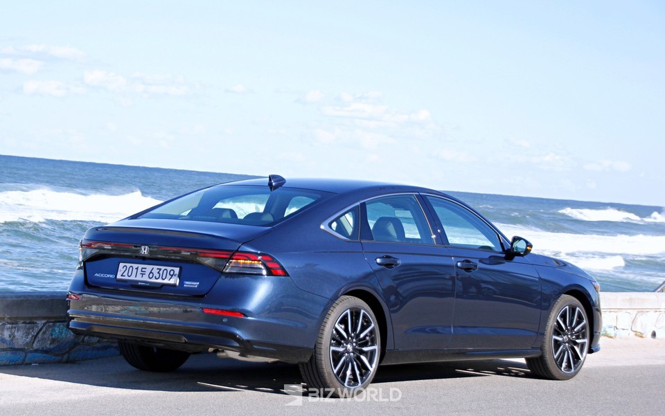 올 뉴 혼다 어코드 측후면. 사진=손진석 기자