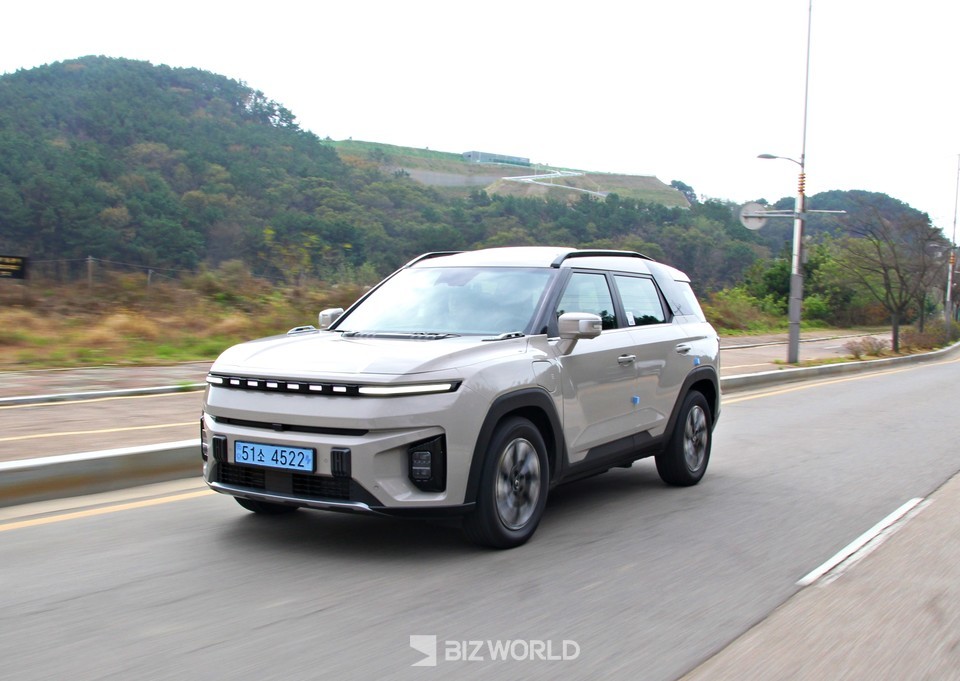 토레스 EVX 국도구간 주행모습. 사진=손진석 기자