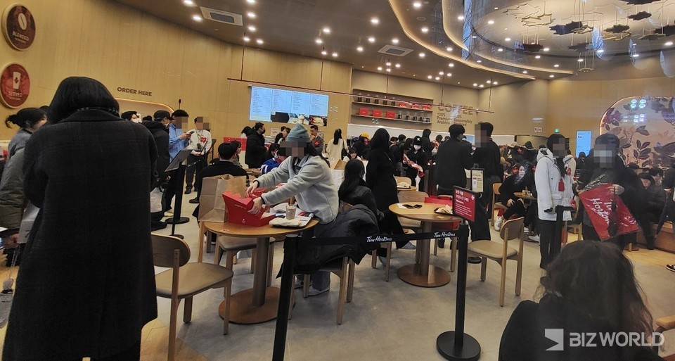 캐나다에서 가성비로 알려진 팀홀튼의 국내 가격은 캐나다보다 2배 이상 가격이 높게 책정됐다. 국내에는 팀홀튼 커피의 가격은 아메리카노가 4000원, 브루 커피는 3900원에 판매되고 있다. 사진=차혜린 기자