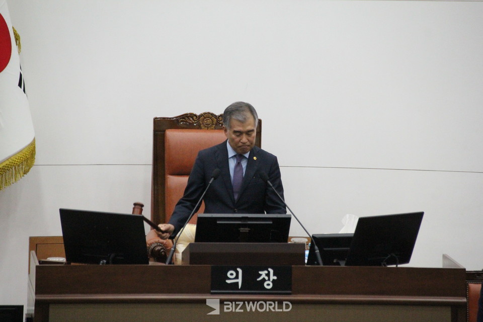 김현기 서울시의회 의장이 정례회의를 진행하고 있다. 사진=손진석 기자