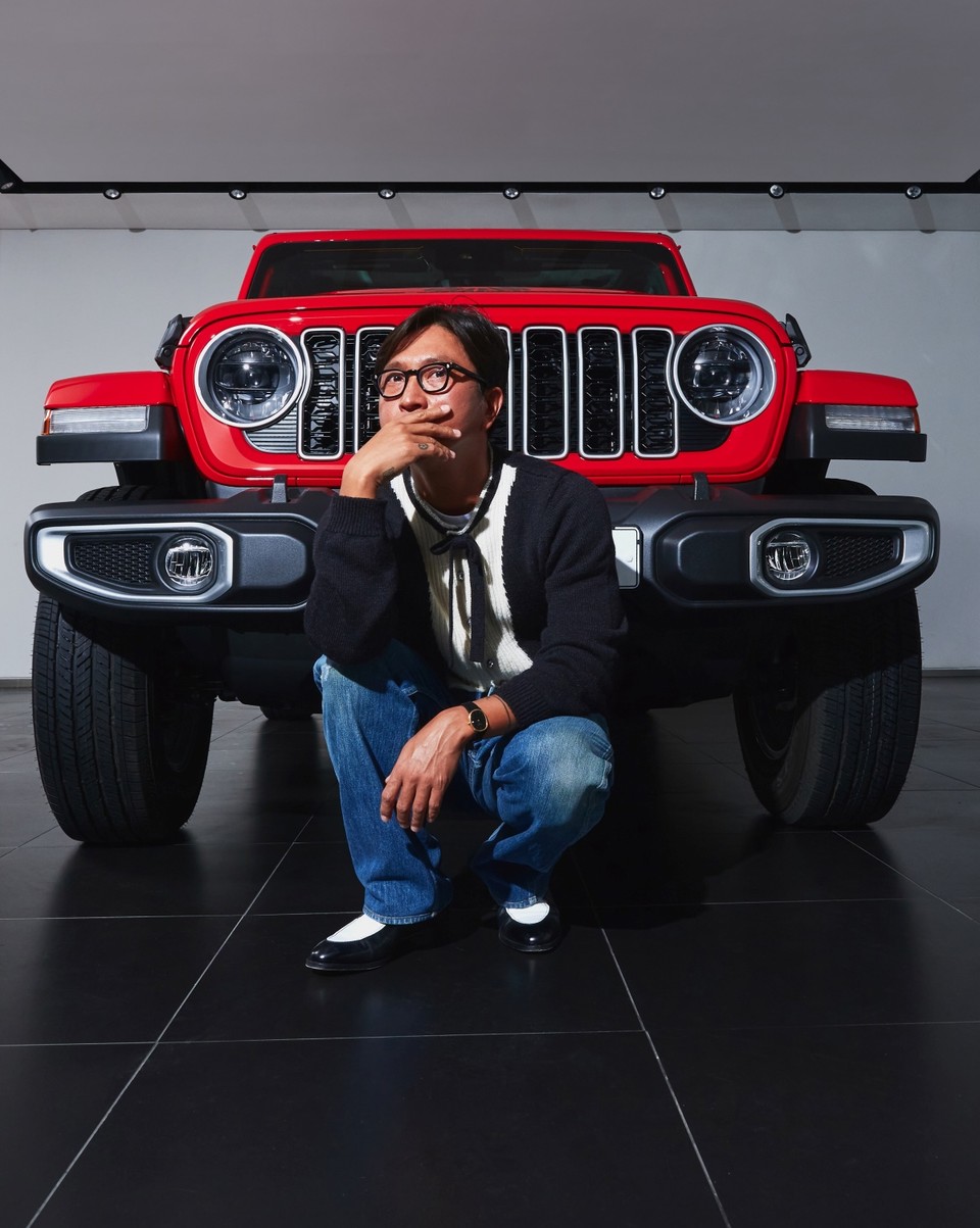 더 뉴 2024 랭글러와 미스터카멜. 사진=지프