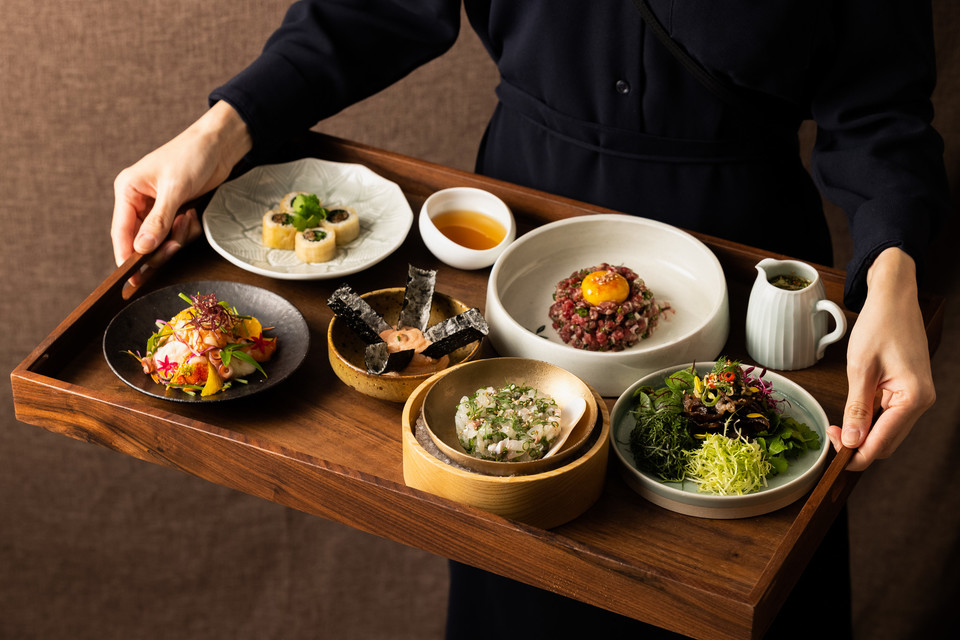 안다즈 서울 강남이 풍성한 미식 경험을 즐길 수 있는 ‘안다즈 익스피리언스 패키지’를 선보인다. 사진=안다즈 서울 강남