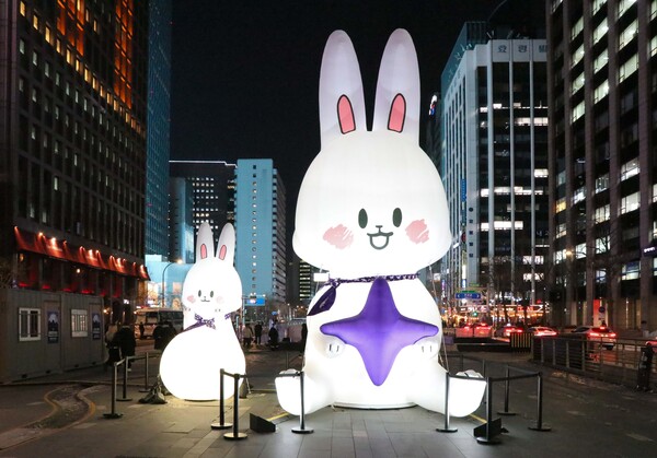 지난 달 '서울 빛초롱 축제'에 전시된 위시래빗. 사진=삼진제약