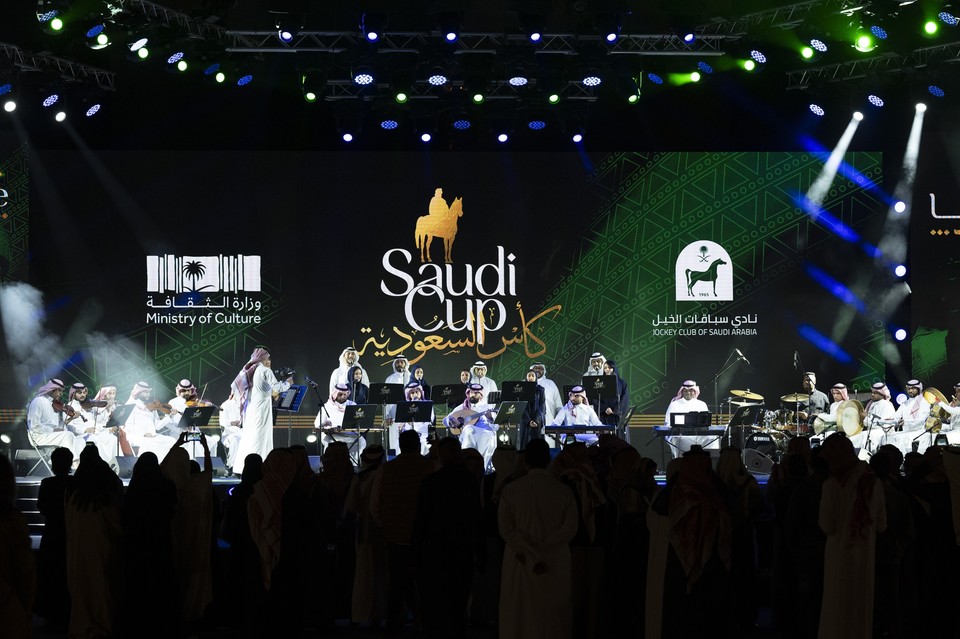 제5회 사우디컵 경마대회 바르다크(Bardakh) 무대에서 공연을 펼치고 있다. 사진=사우디아라비아 문화부