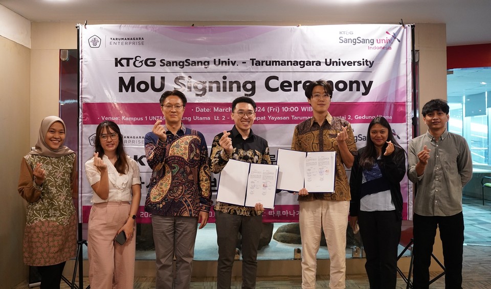 KT&G 상상유니브 인도네시아가 지난 8일 자카르타에 위치한 따루마나가라 대학교(UNTAR)와 대학생의 성장을 지원하기 위한 업무협약(MOU)을 체결했다. 사진=KT&G