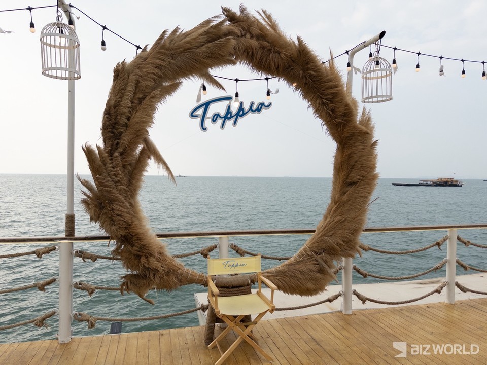 파타야 '타이파 수상카페'는 물 위에서 낚시를 즐길 수 있는 테마 카페다. 태국=최상규 기자