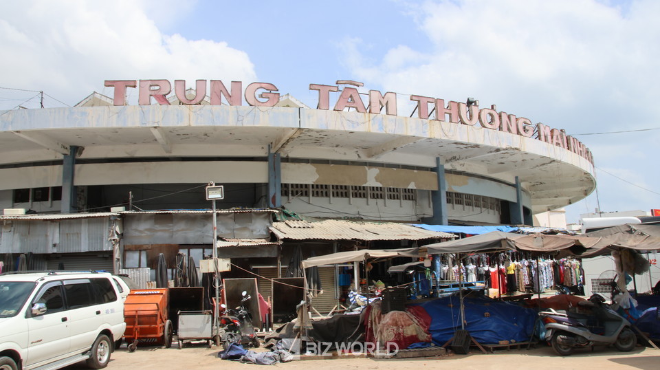 담 재래시장 입구에서 바라본 전경. 사진=손진석 기자