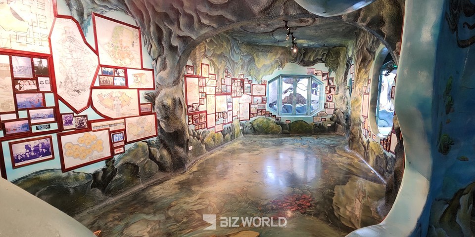 크레이지 하우스 내부 통로. 사진=손진석 기자