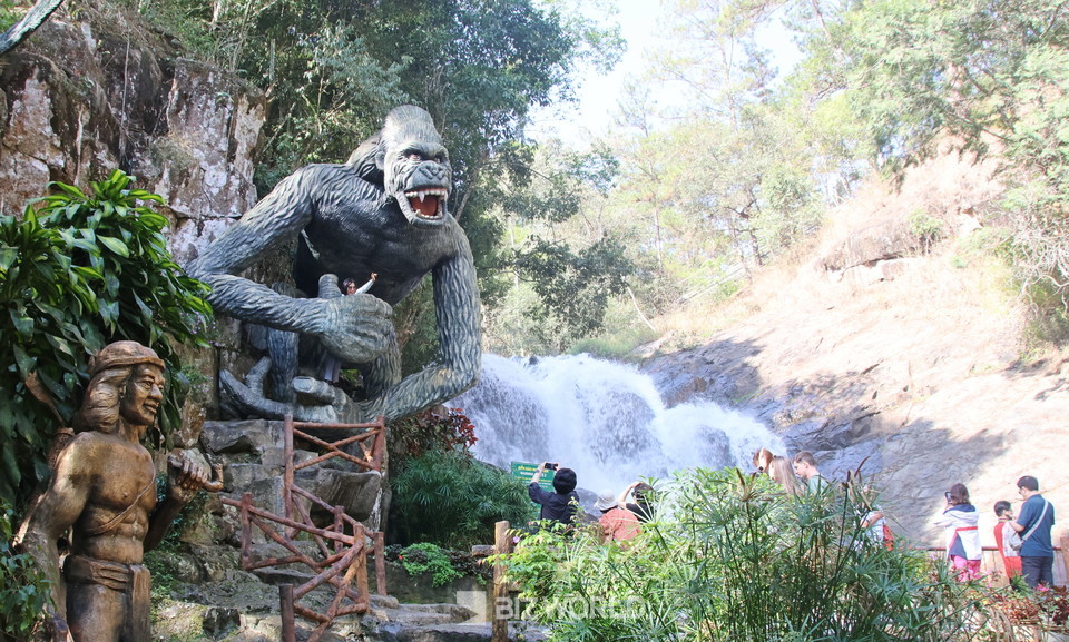 다딴라 폭포 옆 사진 포인트. 사진=손진석 기자