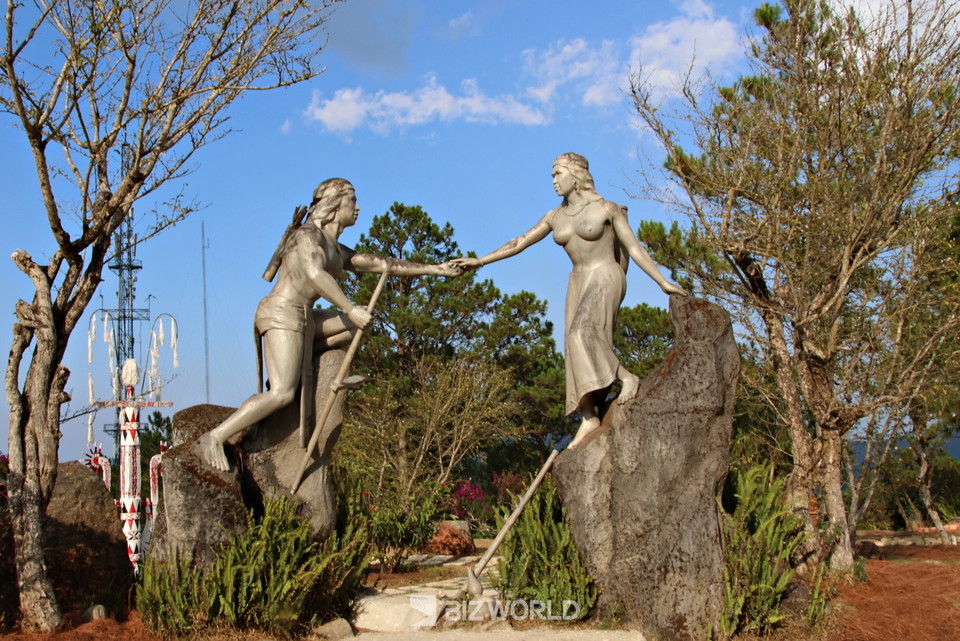 랑비앙 산의 전설의 주인공인 랑과 비앙의 동상. 사진=손진석 기자