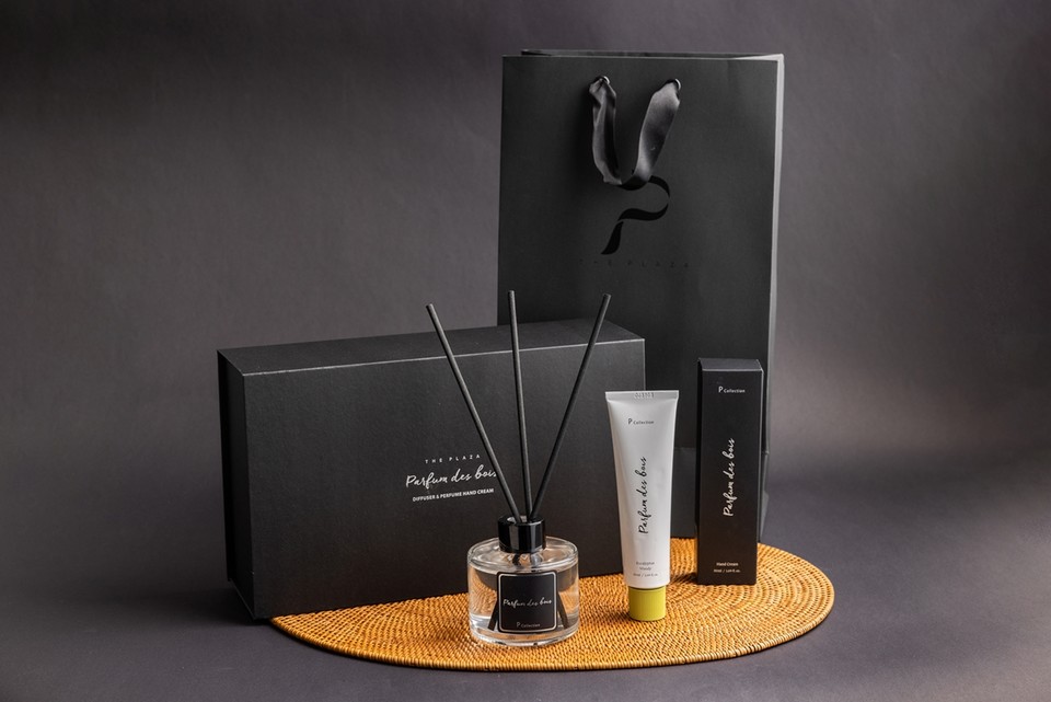 더 플라자 '디퓨저&퍼퓸 핸드크림 세트'. 사진=한화호텔앤드리조트