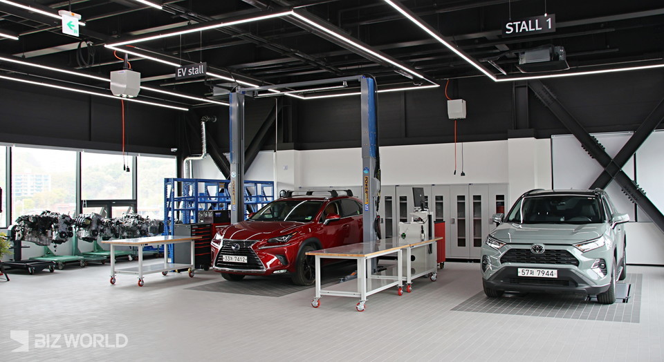 전동화 및 정비관련 교육을 진행 할 수 있도록 준비되어 있는 아카데미 3층. 사진=손진석 기자