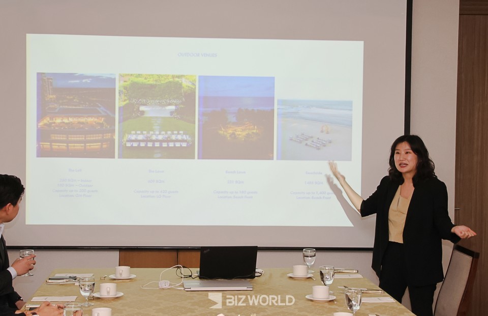 호이아나 리조트 앤 골프의 이해인 영업 이사가 호텔에 대해 설명하고 있다. 사진=손진석 기자