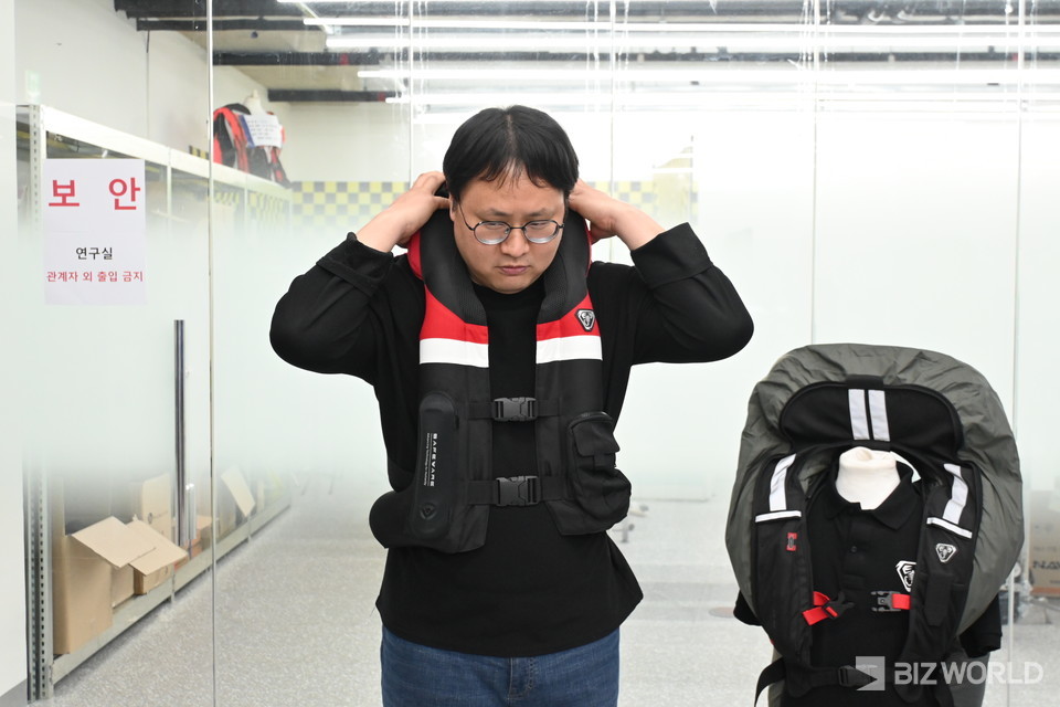 라이더를 위한 에어베스트 M 시리즈 중 M1은 생명은 물론 주요 신체부위의 부상을 막는 역할을 한다. 사진=황재용 기자