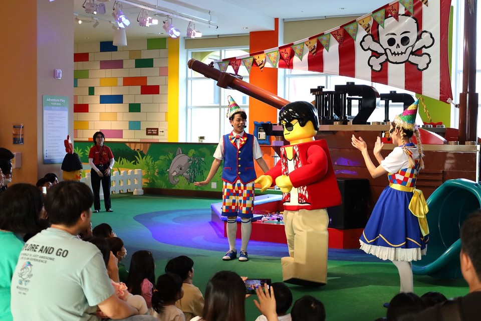 가족 참여형 뮤지컬 공연 ‘해피해피 버스데이’. 사진=레고랜드 코리아