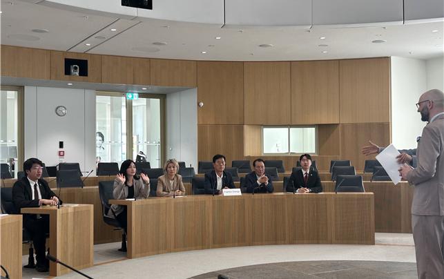 라인란팔츠 주 쿤츠 의원이 노인 및 관광관련 사례를 발표하고 있다. 사진=서울시의회