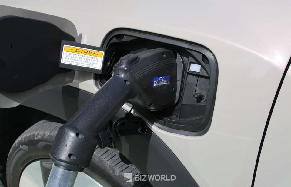 충전 커넥터 연결모습. 사진=손진석 기자