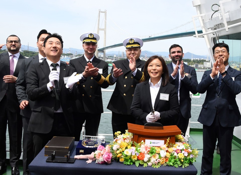 런데일 호 선박 진수식에 참여한 스텔란티스코리아 방실 대표. 사진=스텔란티스 코리아