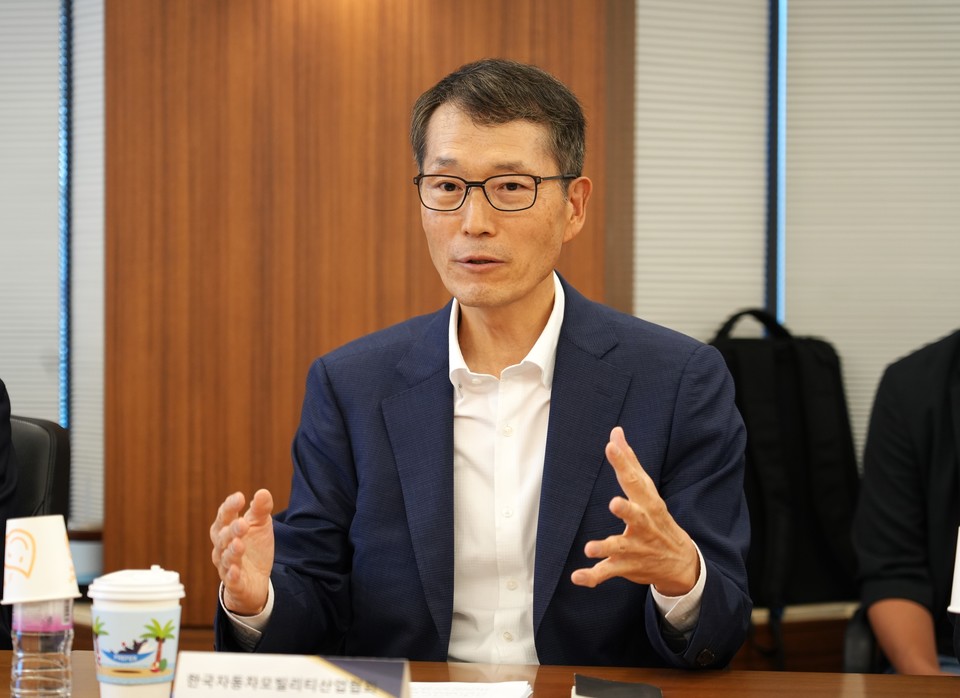 강남훈 회장이 인사말을 하고 있다. 사진=카마