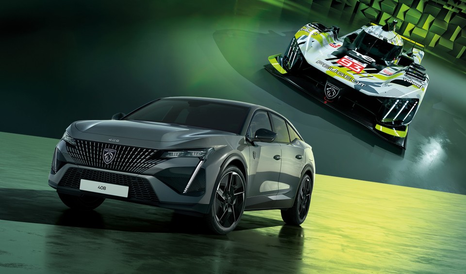 푸조 408(왼쪽)과 2024 푸조 9X8 하이브리드 하이퍼카. 사진=푸조