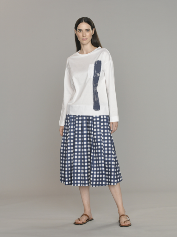 이탈리아 럭셔리 브랜드 ‘엔오또(N_8)’가 다가오는 여름 휴가철과 바캉스에서 우아하면서도 시원하게 입을 수 있는 풀 스커트 컬렉션을 선보였다. 사진=엔오또(N_8)